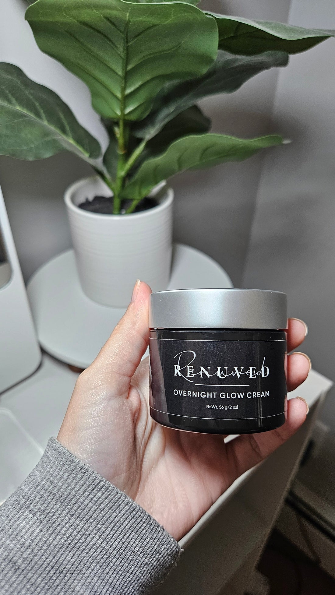 Dry, Sensitive Skin After 30? How an Overnight Skincare Routine Can Help Restore Your Glow